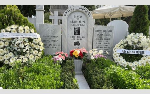Ara Güler Yedinci Ölüm Yıldönümünde Dualar, Şarkılar ve Söyleşilerle Anıldı