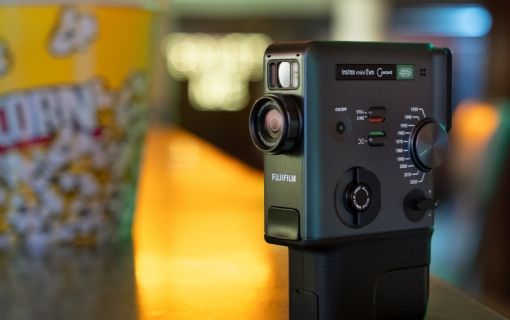 FUJIFILM'den yeni 3’ü 1 Arada Hibrit Anlık Fotoğraf Makinesi: instax mini Evo Cinema
