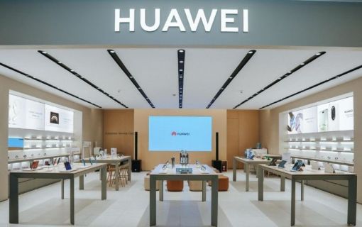 HUAWEI’nin Yeni Mağazasında Büyük Açılışa Özel Sürpriz Hediyeler