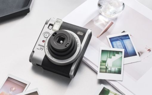 Renk Efekti Düğmesi ve Manuel Vinyet Düğmesiyle Sanatsal Yaratıcılığı Gösteren instax mini 99™ Satışa Çıktı