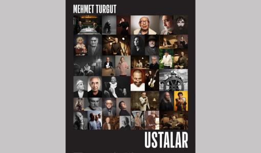 Mehmet TurgutDededen babaya, babadan oğula geçen 3 kuşaklık fotoğrafçılık yolculuğunun 25. yılında Mehmet Turgut, bugüne kadar çektiği  portreleriyle ustalara  saygısını sunuyor! Turgut’un “ustalığın” ayak izlerini takip ederek zamansız portrelere taşıdığı “Ustalar” sergisi, 12 Ekim’den itibaren Emaar’da ziyaretçilerle buluşuyor.  “Ustalar” sergisi birbirinden değerli oyuncu, akademisyen, ressam, müzisyen, gazeteci, fotoğrafçı, yazar ve edebiyatçının fotoğraflarından oluşuyor. BigChefs’in sponsorluğunda ve Emaar’ın ev sahipliğinde düzenlenen “Ustalar” sergisinde fotoğrafların edisyon baskılarının satışlarından elde edilecek gelir ise, güzel sanatlar ve gastronomiyle ilgili bölümlerde okuyan gençler için Türk Eğitim Vakfı bünyesinde açılan “Yarının Ustaları” burs fonuna aktarılacak.  “Ustalığa sadece zamanla, sadece sabırla ulaşılmıyor. Usta olmak için sadık olmak lazım. Ustalığına yürüdüğün yola sadakat göstermek lazım.” Aydın Boysan  Fotoğrafçılığa, babası Ahmet Turgut’un 1971’de Ankara’da kurduğu Stüdyo Büyük’te adım atan ve üç kuşaktır devam eden aile mesleğinde 25 yılı geride bırakan ödüllü fotoğrafçı Mehmet Turgut’un çektiği zamansız portreler, “Ustalar” sergisinde bir araya geliyor. “Ustalar” sergisi, benliklerini “tecrübe” ile doldurmuş, sabırla yoğrulmuş, yürüdükleri yola sadakatle bağlanmış, yaşamda (ve yaşamlarda) iz bırakmış ustaların portrelerine ev sahipliği yapıyor. “Ustalar” sergisi, fotoğrafların edisyon baskılarının satışlarından elde edilecek gelirle ve Türk Eğitim Vakfı (TEV) bünyesinde açılan “Yarının Ustaları” başlıklı burs fonuna yapılacak bağışlarla, güzel sanatlar ve gastronomiyle ilgili bölümlerde okuyan gençlerin eğitimlerine destek sağlayacak. BigChefs’in sponsorluğunda, Emaar’ın ev sahipliğinde düzenlenen “Ustalar” sergisi, 12 Ekim - 12 Kasım 2022 süresince 10.00-22.00 saatleri arasında Emaar’da ziyaret edilebilir.   Sergide Fotoğrafı Yer Alan Ustalar: Adnan Çoker, Ahmet Turgut, Ara Güler, Arif Keskiner, Aydın Boysan, Cahit Berkay, Cem Yılmaz, Demet Akbağ, Erdal Beşikçioğlu, Ergin İnan, Erkan Can, Erkin Koray, Erol Büyükburç, Fazıl Say, Ferhan Şensoy, Haldun Dormen, Haluk Bilginer, İlber Ortaylı, Leman Sam, Mehmet Ali Birand, Mehmet Güreli, Menderes Samancılar, MFÖ, Muazzez İlmiye Çığ, Murathan Mungan, Mustafa Alabora, Mücap Ofluoğlu, Nebahat Çehre, Nejat Yavaşoğulları, Rasim Öztekin, Rutkay Aziz, Seyfi Dursunoğlu, Şemsi İnkaya, Şener Şen, Tuncel Kurtiz, Yaşar Kemal, Yetkin Dikinciler, Yıldız Kenter, Zeynep Oral  MEHMET TURGUT HAKKINDA 21 Temmuz 1977 yılında Ankara’da doğdu. İsmini aldığı dedesi Mehmet Turgut’un mesleği olan fotoğrafçılık kaderini belirledi. Uzun yıllar teorik fotoğrafçılık, baskı teknikleri, boyama, kara kalem ve fotoğraf işleme üzerine çalışmalar yaptı. İlerleyen zaman içerisinde kendisini kurgusal fotoğraflar çekmeye ve fotoğraf sanatına adadı. Photographic Society of America ve Austria Super Circuit başta olmak üzere yurt içi ve yurt dışında sayısız ödül kazandı. Ayrıca fotoğraf üzerine sayısız seminerler verdi. Turgut, TEDx Istanbul ve Boston MIT gibi platformlarda konuşmacı olarak yer aldı. Turgut aynı dönemde dünyaca ünlü Fransız şarkıcı Patricia Kaas’in Best Of albümü 19 ve Ozzy Osbourne’un single çalışması Let It Die için kullanılan kapak fotoğraflarını çekti. 2009’da Türk Sanat Kurumu tarafından “Yılın Fotoğraf Sanatçısı” seçildi. 2014 yılında ise, One Eye Land Ödülleri’nde Avrupa’da “Yılın Fotoğrafçısı” oldu. Yayın hayatına 2009’da başlayan Karakalem Dergisi’nin ve 2019’da başlayan 46 Dergisi’nin sahibi ve yaratıcı yönetmeni olan Turgut, ilk fotoğraf kitabı olan 30’u ise 2012 yılında çıkardı. 2014 yılında Ara Güler ve Aydın Boysan gibi isimlerle “Ala Portreler” projesini ortaya çıkardı. Roma Expo Sabatini’de yurt dışındaki ilk fotoğraf sergisini açtı. Kafa, Ot, Tuhaf gibi edebiyat dergilerine görsel danışmanlık ve içerik üretmeye devam etmekte olup eğitimci kimliğiyle üniversitelerdeki görevini sürdürüyor. SERGİLER  Parça “Piece” Kişisel Fotoğraf Sergisi – Galeri Kambur (İstanbul) Yakınlaş/ma Karma Fotoğraf Sergisi – Galeri Kambur (İstanbul) Herkes Duysun Fotoğraf Sergisi (İstanbul) Kafalar Hep Karışık I-II-III-IV (Karma Fotoğraf Sergisi) ODTU Bilim Sanat ile Buluşuyor Fotoğraf Sergisi (Ankara, Kıbrıs) Sinemanın Usta Yüzleri Fotoğraf Sergisi (Adana) 25 Galeri İlayda Karma Fotoğraf Sergisi (İstanbul) KAÇUV Nerede Yaşam Varsa Orada Hayat Vardır Fotoğraf Sergisi (İstanbul) Dost Satın Alınmaz Fotoğraf Sergisi (İstanbul) Fiesta Spirit Dijital Fotoğraf Sergisi / Ford (İstanbul) Fotoğraf Sergisi (Adana) Asla Pes Etmeyenler Klubü Fotoğraf Sergisi / Pharmaton (İstanbul) Ailenin bir Parçası Sergisi / Purina (İstanbul) Koza Fotoğraf Sergisi (İstanbul) Uluslararası 6. Ankara Fotoğraf Günleri Fotoğraf Sergisi Unicef 1 Hayat Diliyoruz Kenya Fotoğraf Sergisi (İstanbul) Koza Contemporary Istanbul 2015 İstanbul Now Le Meridien Fotoğraf Sergisi Antakya Uluslararası Foto-Film Festivali Açılış Sergisi Bahar Karması “Karma Sergi” (Gergedan Sanat, İstanbul) Adanalı Olacak Çocuk Fotoğraf Sergisi (Adana) The Portraits Fotoğraf Sergisi (Ordu) Âlâ Portreler Fotoğraf Sergisi Contemporary İstanbul 2013 “Single Ladies” Fotoğraf Sergisi Underwater Suicides Fotoğraf Sergisi – İstanbul İplik Fabrikası(Istanbul) Underwater Suicides Fotoğraf Sergisi – Binbirdirek Sarnıcı (Istanbul) Shutter Speed Fotoğraf Sergisi Jack Daniels Tennessee Fotoğraf Sergisi (İstanbul) UNICEF Stars of İstanbul Karma Sergisi Darüşşafaka “9’dan 90’a Fotoğraf Sergisi” Danışmanlığı “Van İçin Umut” Sergisi Malatya Film Festivali “46 Sergisi” Samsun 19 Mayıs Üniversitesi Sergi &amp; Söyleşi “5199” Hayvan Hakları Sergisi (İstanbul) “Rock ‘N Frame” Sergisi (İstanbul, Ankara, İzmir, Eskişehir, Budapeşte) Anatolium AVM “Mehmet Turgut – 46 Sergisi” (Bursa) Kırmızı Kulübe “Hayvan Hakları Fotoğraf Sergisi” Sanatorium Açılış Sergisi (İstanbul) IFSAK Fotoğraf Günleri Açılış Sergisi 09 Trendler Kitabı 09 Fotoğraf Sergisi (Cevahir Alışveriş Merkezi, The Hall) Pozitif Negatif Yaklaşımlar Ankara Vakıfbank Sergi Salonu, İstanbul İtalya “Roma” Expo Sabatini Sergi salonu Kişisel Fotoğraf Sergisi Apple İcan fotoğraf yarışması Fotoğraf Sergisi ( İstanbul Koç Müzesi) YTÜ Yıldız Teknik Üniversitesi 6. Amatör Fotoğraf Günleri (Maskeler) Bilkent Üniversitesi “Maskeler” (Kişisel Sergi) AFAD Adana Fotoğraf Amatörleri Derneği (Kişisel Sergi) FotoFanClub Sony – Ericcson (Karma Fotoğraf Sergisi) Düzce “Umut Hep Vardır” (Karma Fotoğraf Sergisi) Fotoiz Abant Fotoğraf Platformu / Stüdyo Portre Atölye İstanbul Fotoğrafevi Koç Allianz Galerisi “Maskeler” (Kişisel Sergi)  ÖDÜLLER  One Eye Land Awards “Cocoon” Fine-Art Nü dalında Bronz Madalya International Color Awards “Honor of Distinction” Nude Category One Eye Land Awards Photographer of the Year 2014 Trierenberg Super Circuit 2014 Special Themes / Cover Images dalında Madalya Trierenberg Super Circuit 2013 “Underwater Suicides”  Special Themes / Series and Sequences dalında Altın Madalya One Eye Land Awards “5199” Fine-Art Portrait dalında Gümüş Madalya One Eye Land Awards “Underwater Suicides” Fine-Art Portrait dalında Gümüş Madalya Avusturya Super Circuit “EMOTIONS – HUMAN RELATIONS” dalında Altın Madalya  Fotoğraf Dergisi Ulusal Fotoğraf Yarışması İkincilik Ödülü  Photographic Society of America PSA-Goldmedal / MP – Altın Madalya  Avusturya Super Circuit “COLOUR PRINTS GENERAL” dalında Bronz Madalya  Avusturya Super Circuit “PORTRAIT” dalında Altın Madalya  Balcan Photography Contest “Mask and Faces” dalında Gümüş  Madalya ve Onur Ödülü  Vizon Show “Kadın ve Renk” Fotoğraf Yarışması Birincilik Ödülü  T.C. Kültür ve Turizm Bakanlığı Fotoğraf Yarışması Birincilik Ödülü  Boyner “Sevgi” Konulu Fotoğraf Yarışması Üçüncülük ve Mansiyon Ödülü Sanat Kurumu 2008-2009 Yılın Fotoğraf Sanatçısı Ödülü Paris PX3 2010 “Beauty” dalında İkincilik Ödülü Paris PX3 2010 “Fine Art” dalında İkincilik Ödülü Moonlife Dergisi Yılın En İyi Fotoğrafçısı Ödülü (Kıbrıs)  Fotoğrafçılıkta 25. Yılını Zamansız Portreleriyle Ustalara Saygılarını Sunarak Kutluyor: ''Ustalar'' Sergisi 12 Ekim'de Emaar'da