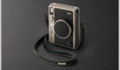 FUJIFILM, “90. Yıl Özel Kiti”nin Bir Parçası Olan instax mini Evo™ yu Satışa Sundu